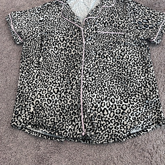 Joyspun Animal Print Women’s PJ Set w Pockets

Size M - Picture 2 of 13